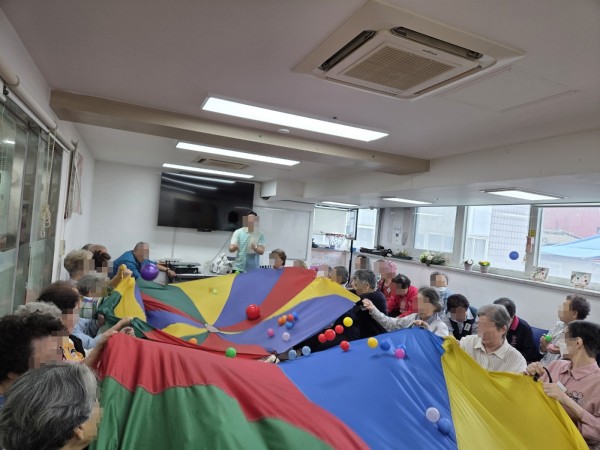 885ddee4ac2956f88e1e62c6f1e2b774_1759122