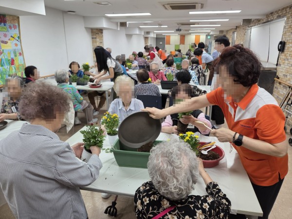 f969a2fa6942c8d26ce55a2d45eec086_1759129