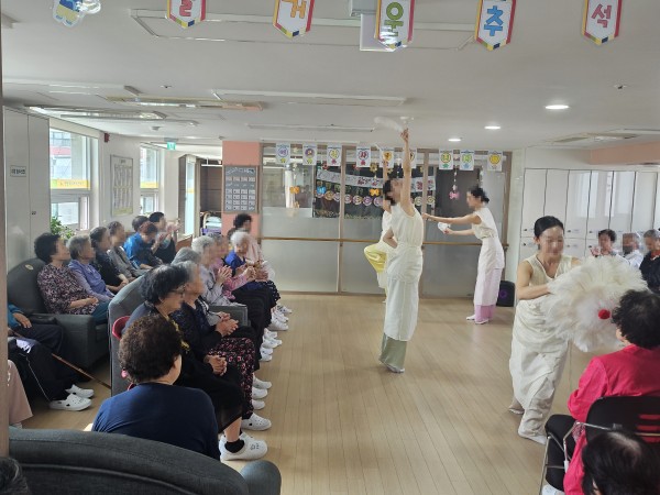 2e2ea2fc8190a4e5c726d8483104a55e_1760500