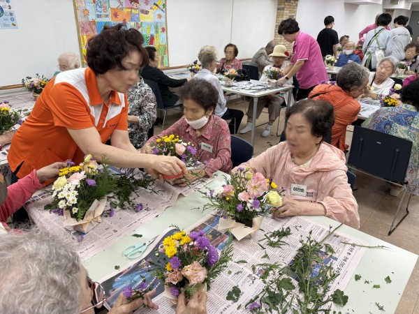 2e2ea2fc8190a4e5c726d8483104a55e_1760500